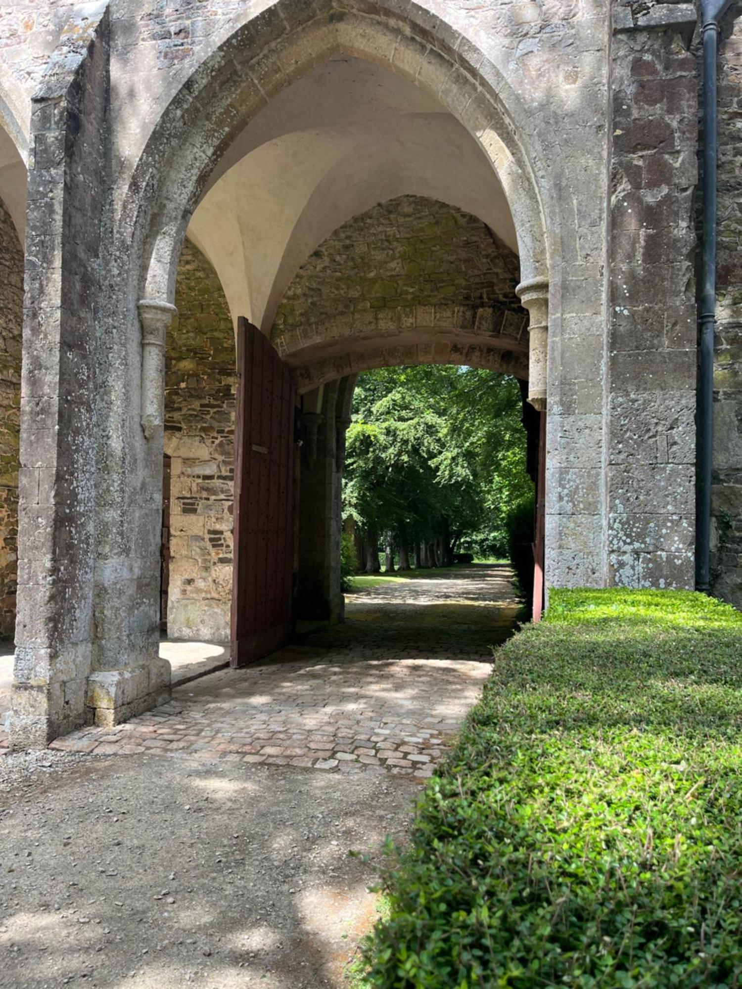 Abbaye De Blanchelande Bed and Breakfast Neufmesnil Exteriör bild